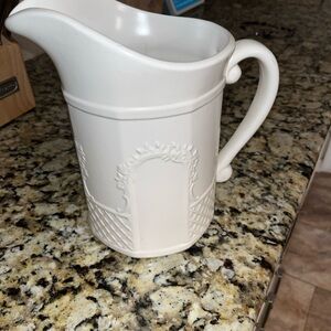 Pfaltzgraff Cream/white  Pitcher 7.5 tall